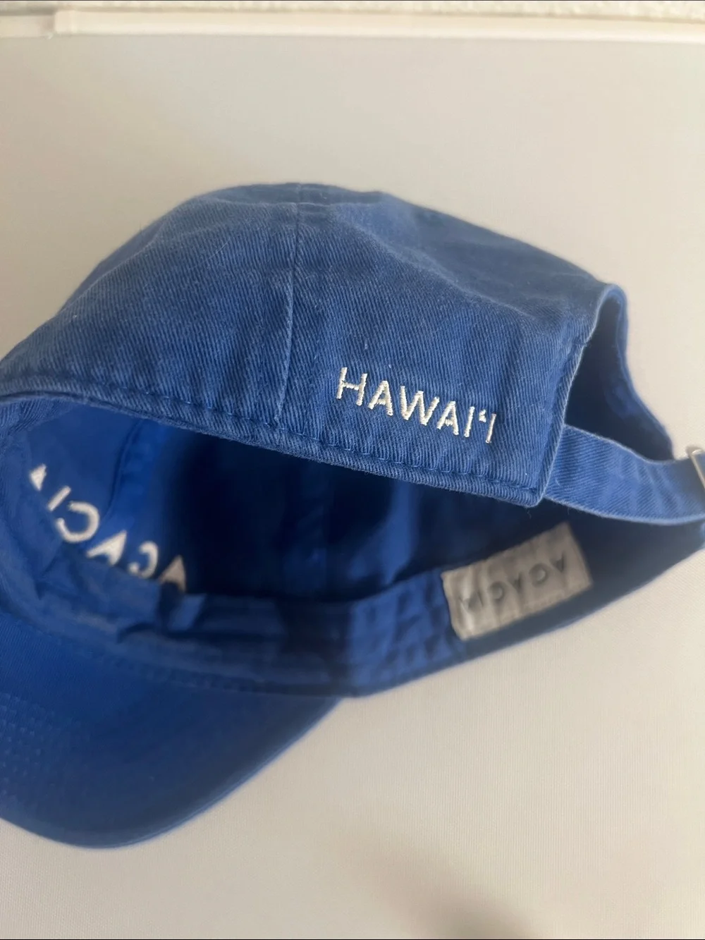 Acacia dad hat in washed blue